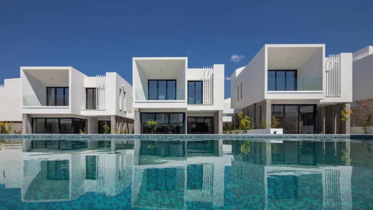 Emba Villa | Avalon 1 Villa 5 3-Bedroom Villa with Communal Pool