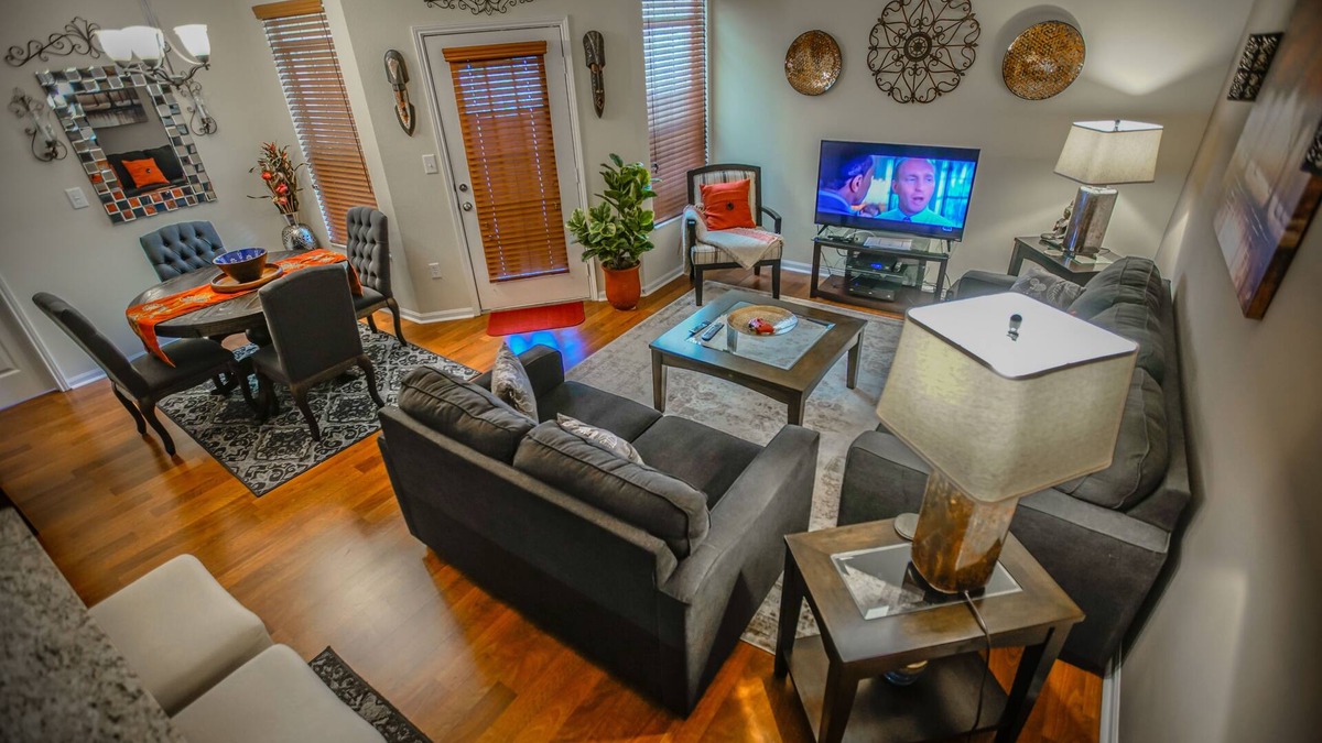 Clearwater Condo | Avalon At Clearwater. Renovated, 2 Bedroom,2 Bath Condo. NEAR CLEARWATER BEACHES