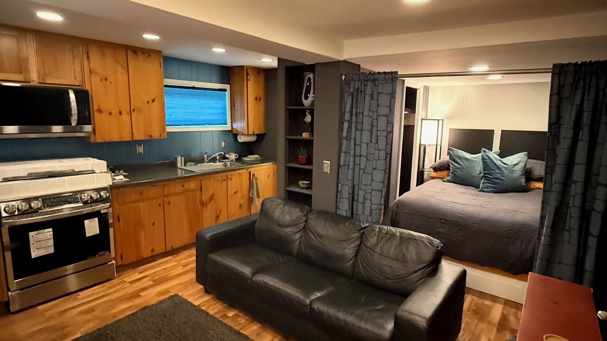 Grand Marais Apartment | Avalon Guesthouse : Garden Studio