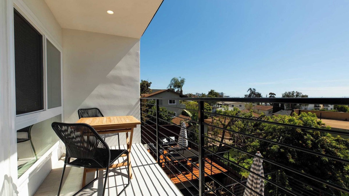 Middletown Cottage | Avalon II by Avantstay Chic & Stylish San Diego Condo w/Vibrant Interiors