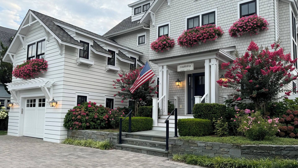 Avalon House | AVALON nBay Front Home with pool, deck and dock. Spacious 5-bedroom, 4.5 bath