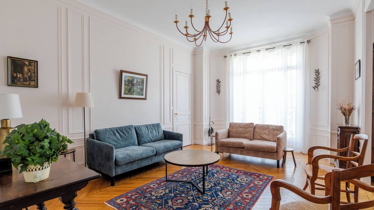 Faubourg Saint-Germain Apartment | Avenue to the Eiffel Tower, by Veeve