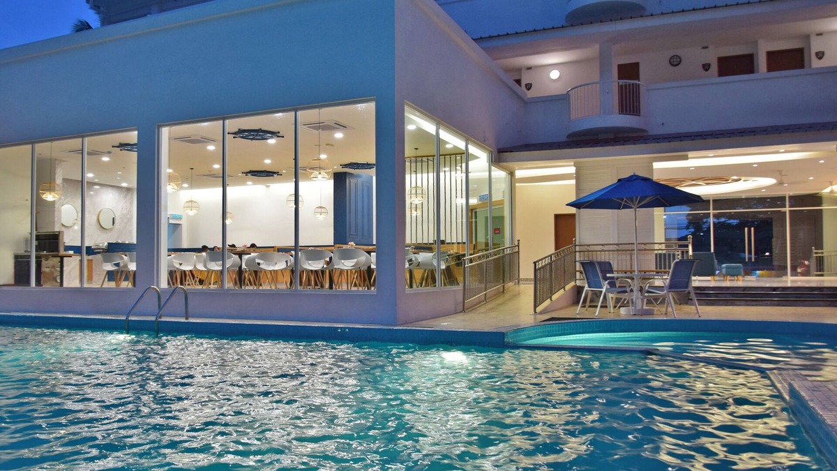 Pangkor Island Hotel | AVI Pangkor Beach Resort
