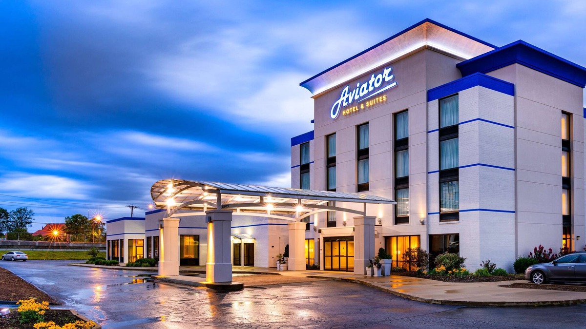 Mehlville Hotel | Aviator Hotel & Suites South I-55, BW Signature Collection