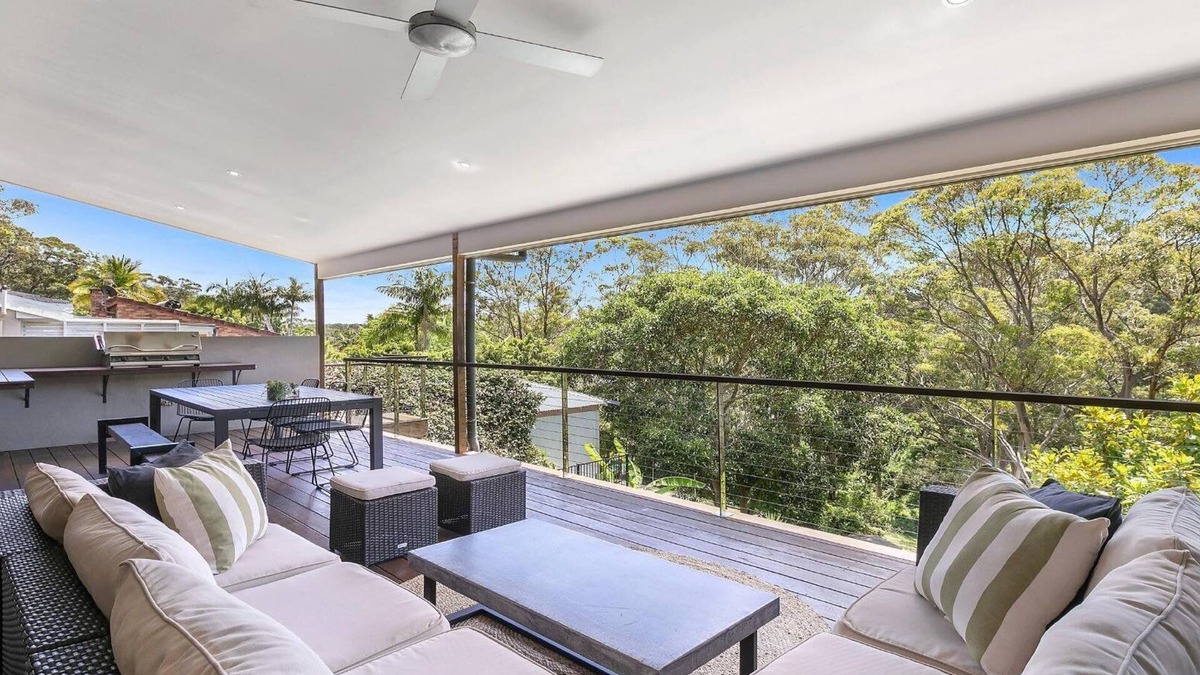 Avoca Beach House | AVOCA COAST HOUSE | Pool , WIFI | Accom Holidays