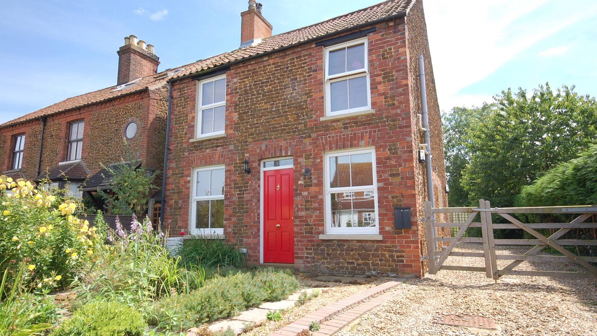 Dersingham House | Avocet Cottage - Two Bedroom House, Sleeps 4