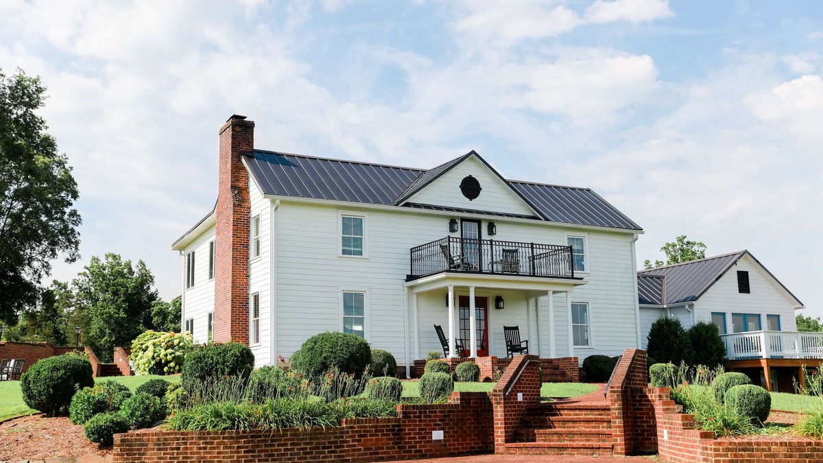 Schuyler House | Avon Hill: Private Pool + Mountain views + Rockfish River Fun!