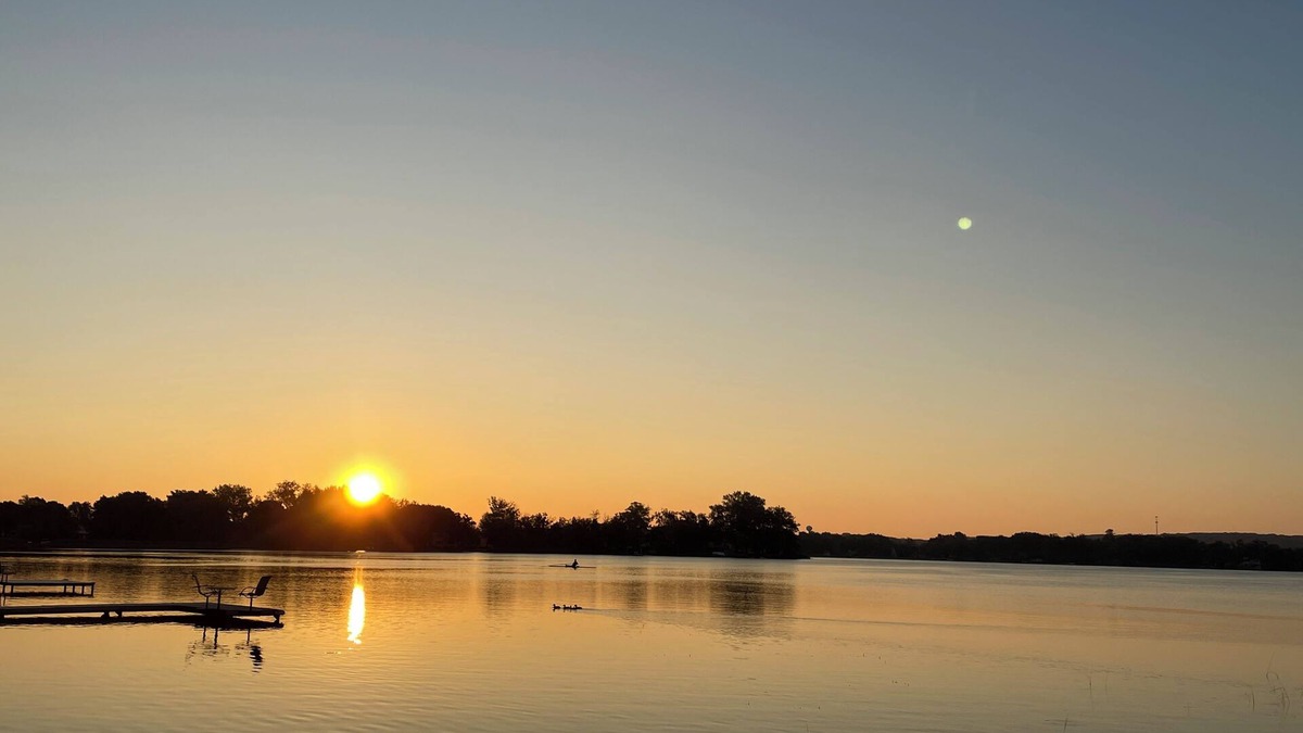 Avon House | Avon Oasis - 3 Bedroom + Den Lakehouse 5 mins to St. Johns & St. Bens