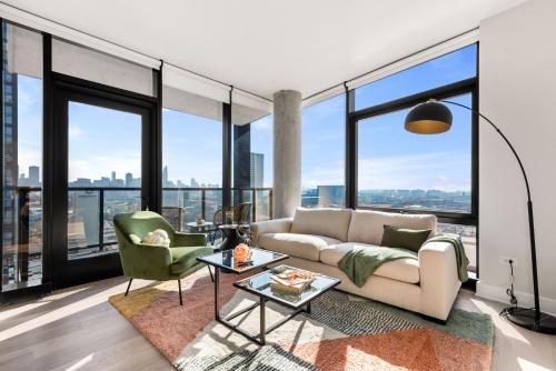 West Loop Apartment | Avra Stylish Apartments Prime West Loop Location Near Union Park