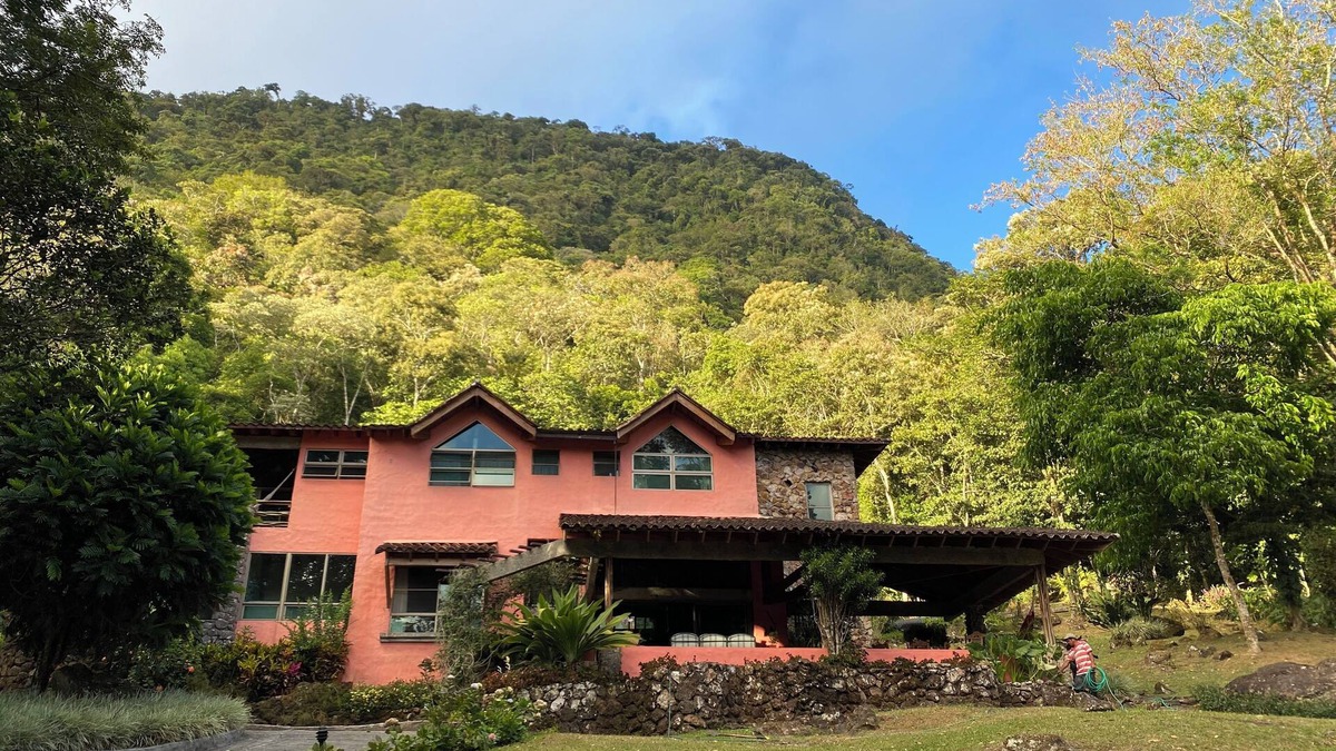 El Valle de Anton House | Award-Winning Estate in Anton Valley: 7.4 Acres of Private Tropical Gardens