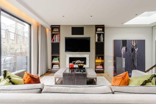 Brompton & Hans Town House | Award Winning Interior Designed Luxurious Mews in Knightsbridge