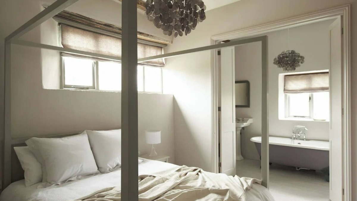 Sharrington Cottage | Award-winning, stylish and simple, in a countryside setting near the coast