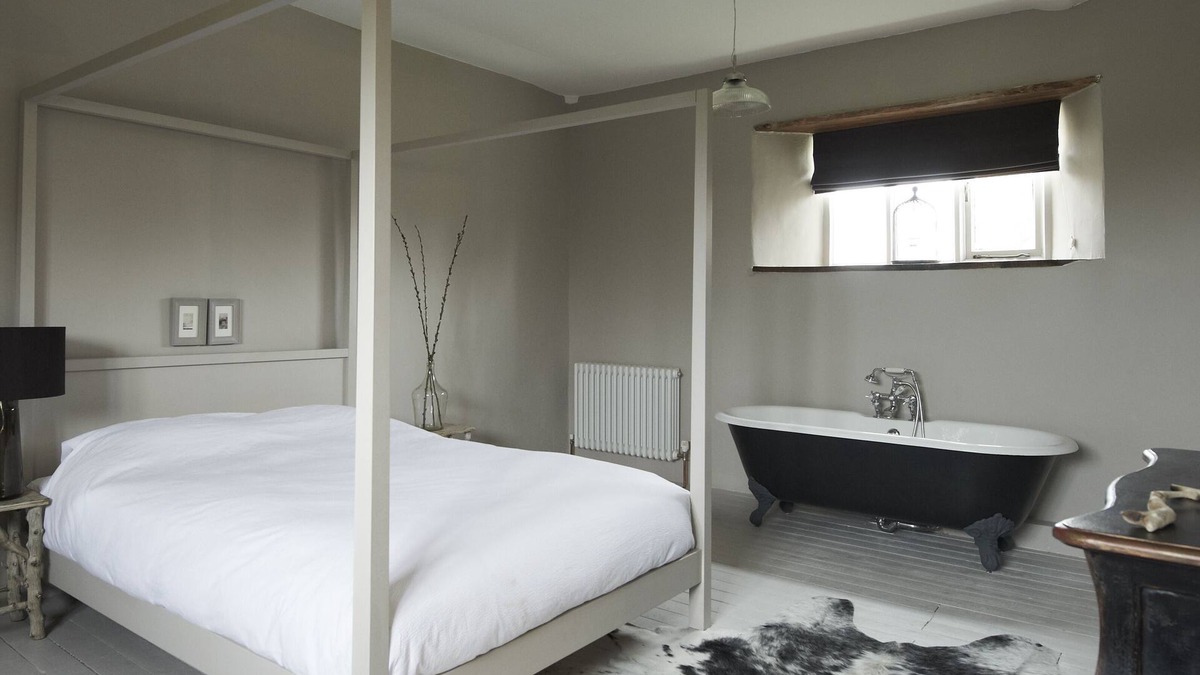 Sharrington Cottage | Award-winning, stylish and simple, in a countryside setting near the coast