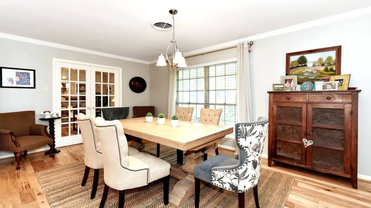 Westbury House | Awarded Top Properties on AirDNA!