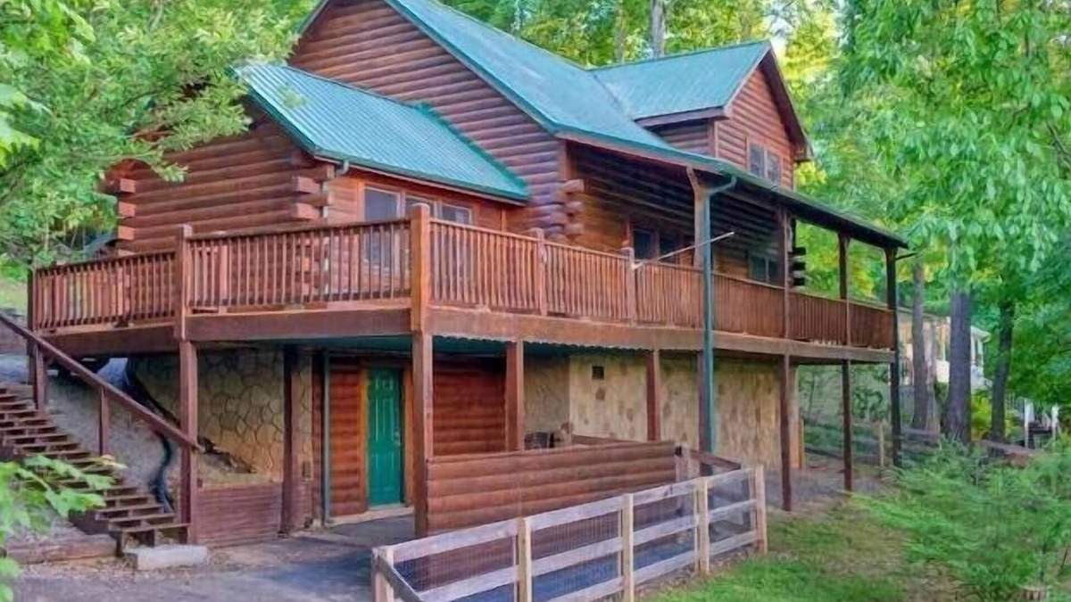 Seymour Cabin | Away From It All