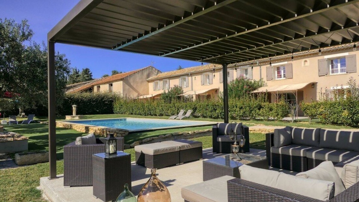 Piolenc Cottage | Away from the hustle and bustle, set down your suitcases in this Mas de Charme tourism property.