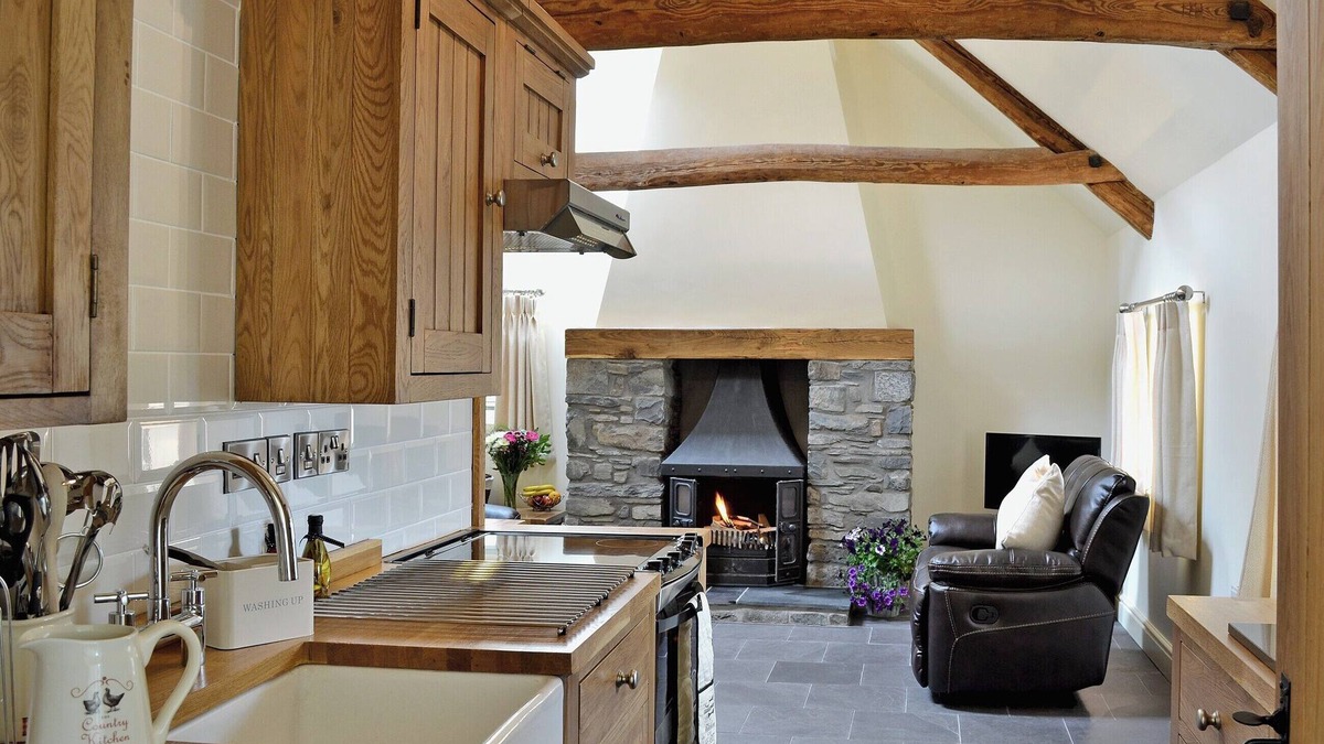 Tregaron Cottage | Awel y Mynydd - Mountain Breeze