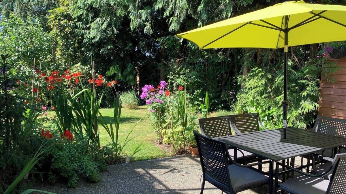 Lynn Valley House | Awesome 2BR in Lynn Valley