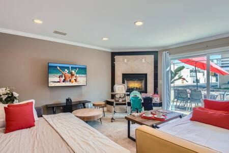 Newport Shores House | Awesome 3BR 2BTH 1 Block To Beach C2