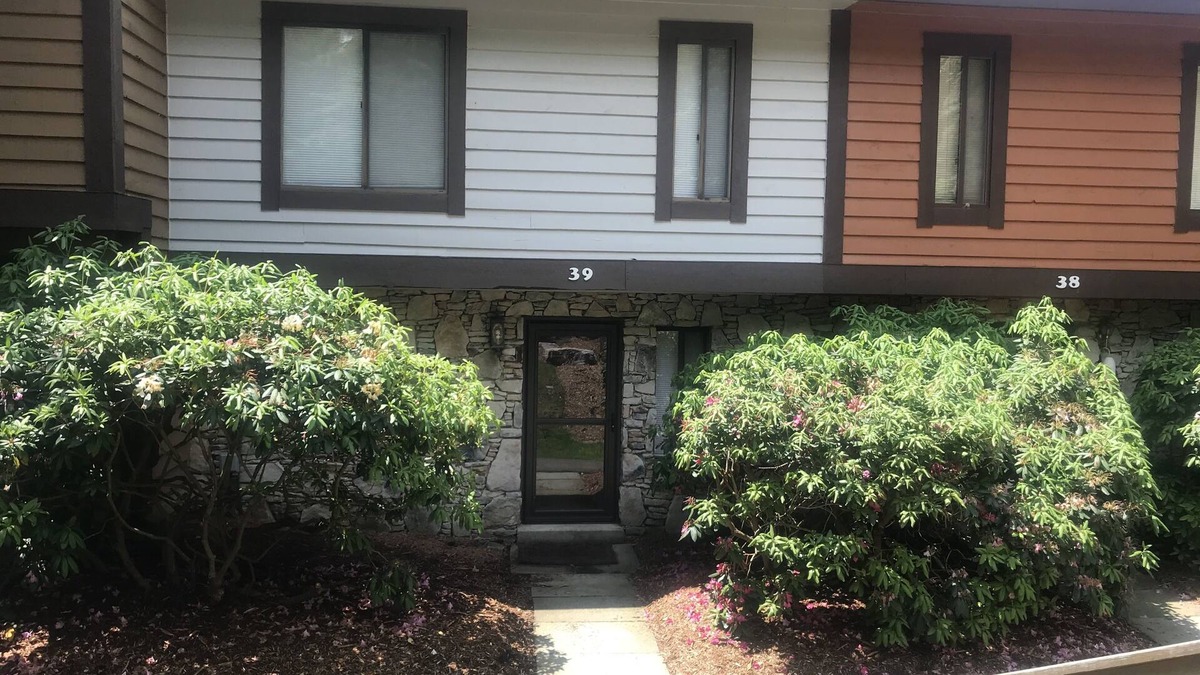 Seven Springs House | Awesome 7 Springs Townhouse - Sleeps 8. On Resort Premises. Wifi and More!