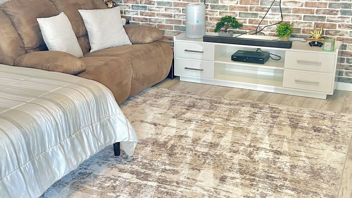 Jackson Apartment | Awesome Apartment W/80” Smart TV & Surround Sound