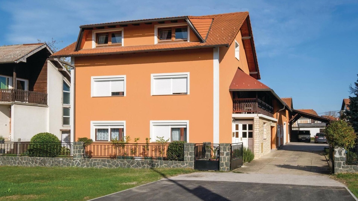 Velika Gorica Apartment | Awesome apartment in Velika Gorica