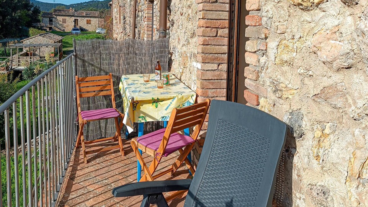 Castello di Tocchi Apartment | Awesome apartment in Monticiano