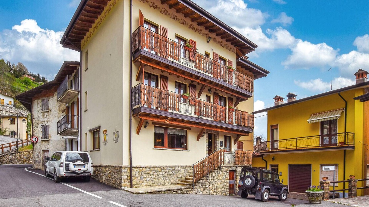 Tavernole sul Mella Apartment | Awesome apartment in Pezzoro