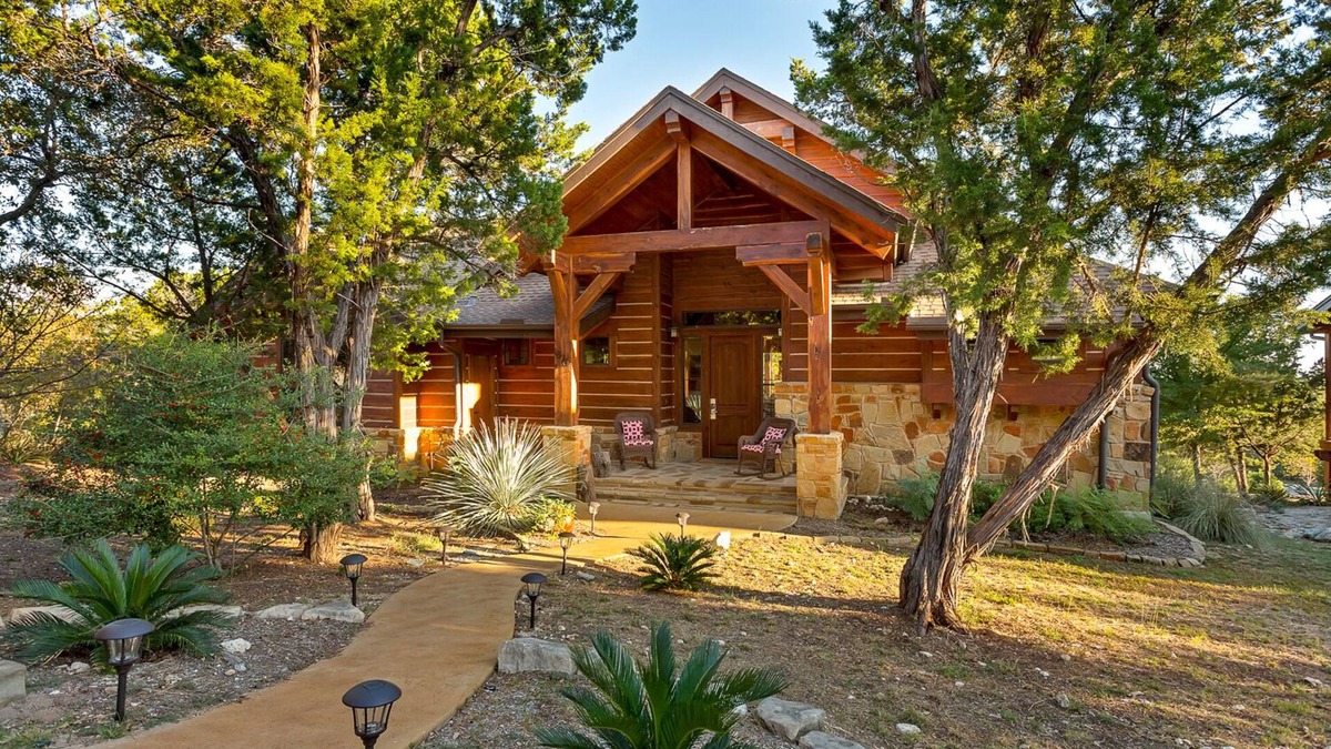 Leander Cottage | Awesome Cottage in The Hollows Resort, Hiking Trails, 4 Pools, Hill Country View!