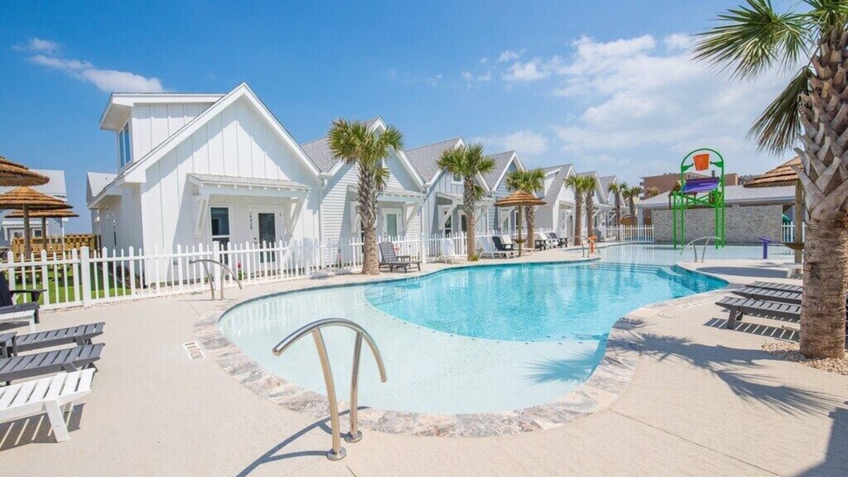 Corpus Christi House | Awesome Family Getaway! READ OUR REVIEWS Beautiful 2/2 bth T/H, 1blk to Beach