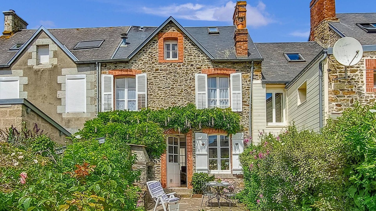 Saint-Jean-le-Thomas House | Awesome home in Saint-Jean-le-Thomas