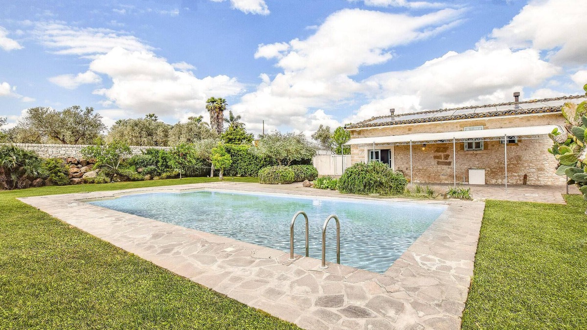 Chiaramonte Gulfi House | Awesome home in Chiaramonte Gulfi RG