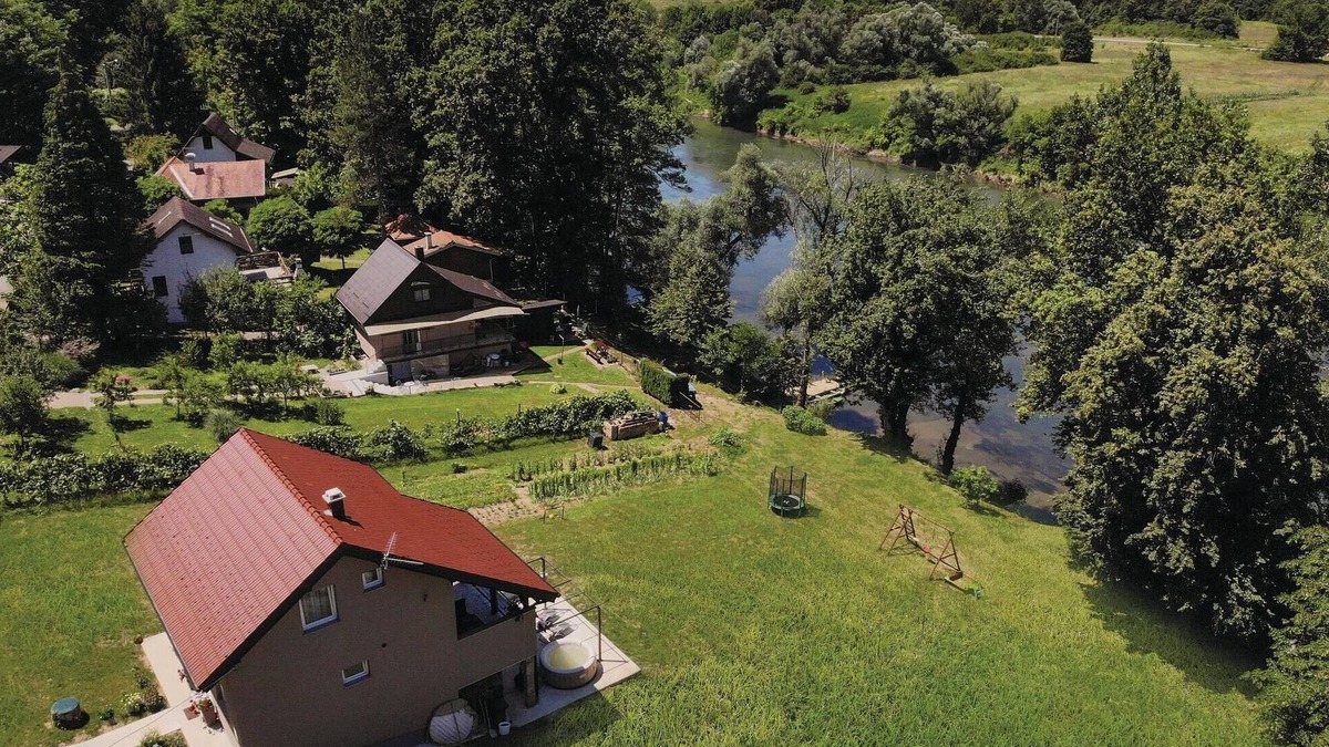 Glina House | Awesome home in Pokupska Slatina