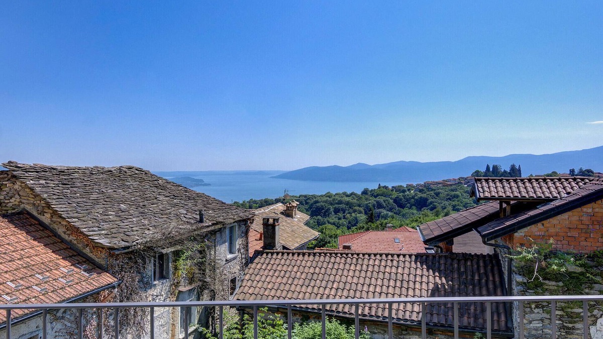 Bee House | Awesome home in Albagnano di Bee