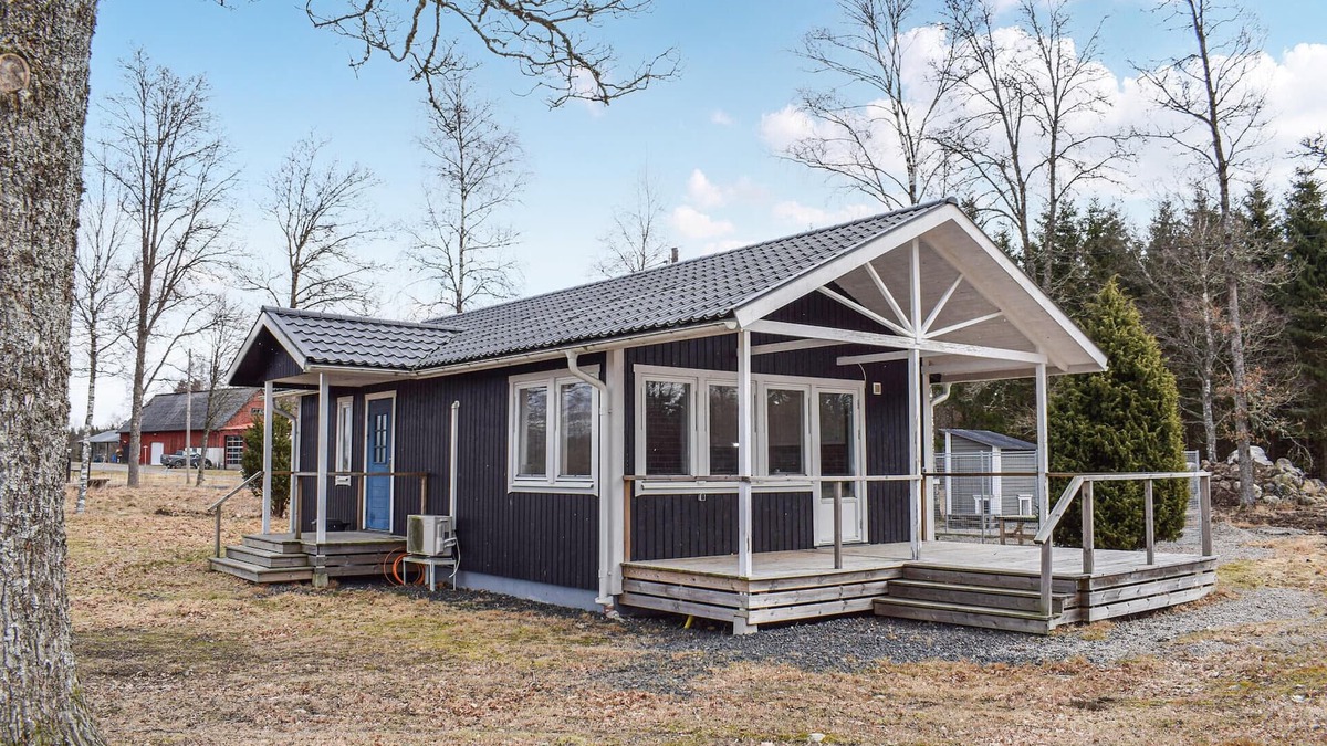 Almhult Municipality House | Awesome home in älmhult with kitchen