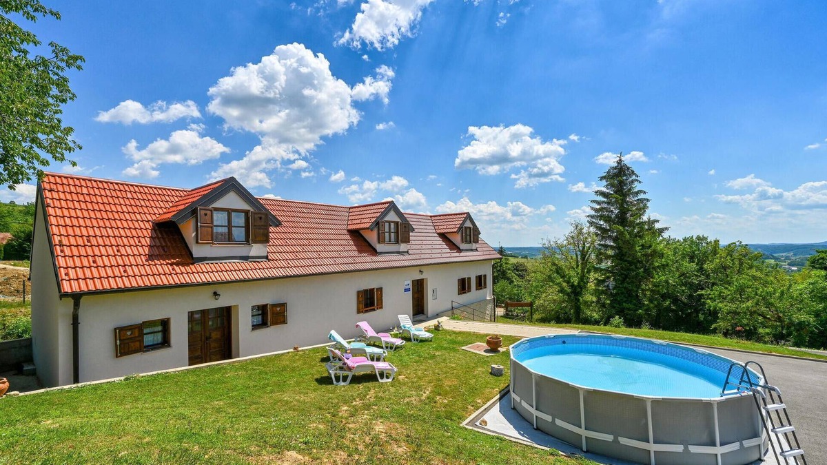Breznicki Hum House | Awesome home in Breznicki Hum