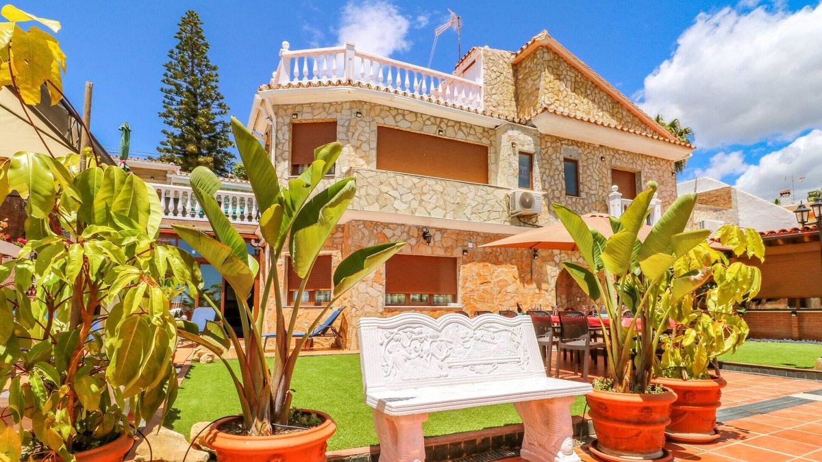 Benajarafe House | Awesome home in Benajarafe
