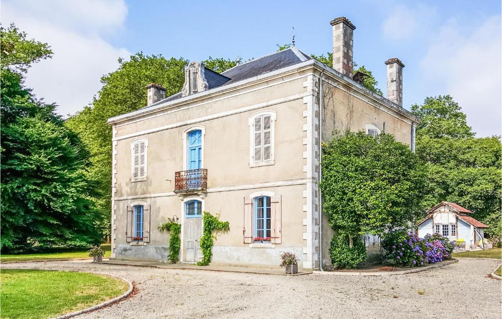 Beylongue House | Awesome Home In Beylongue