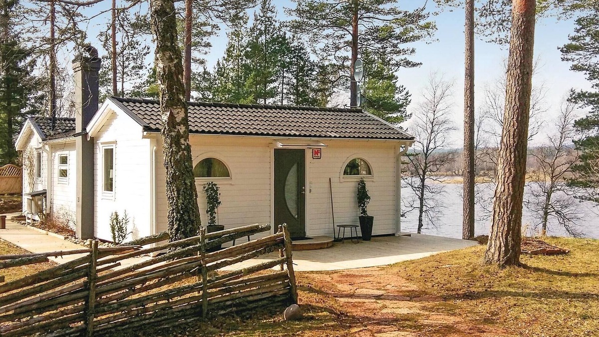 Bodafors House | Awesome home in Bodafors with kitchen