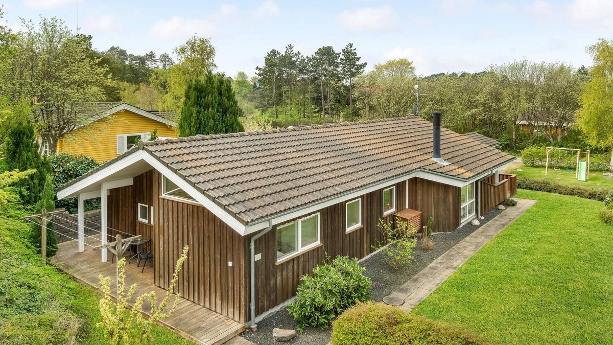 Syddjurs Kommune House | Awesome home in Ebeltoft with kitchen