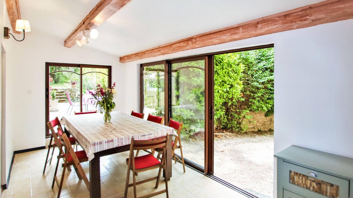 Goult House | Awesome home in GOULT