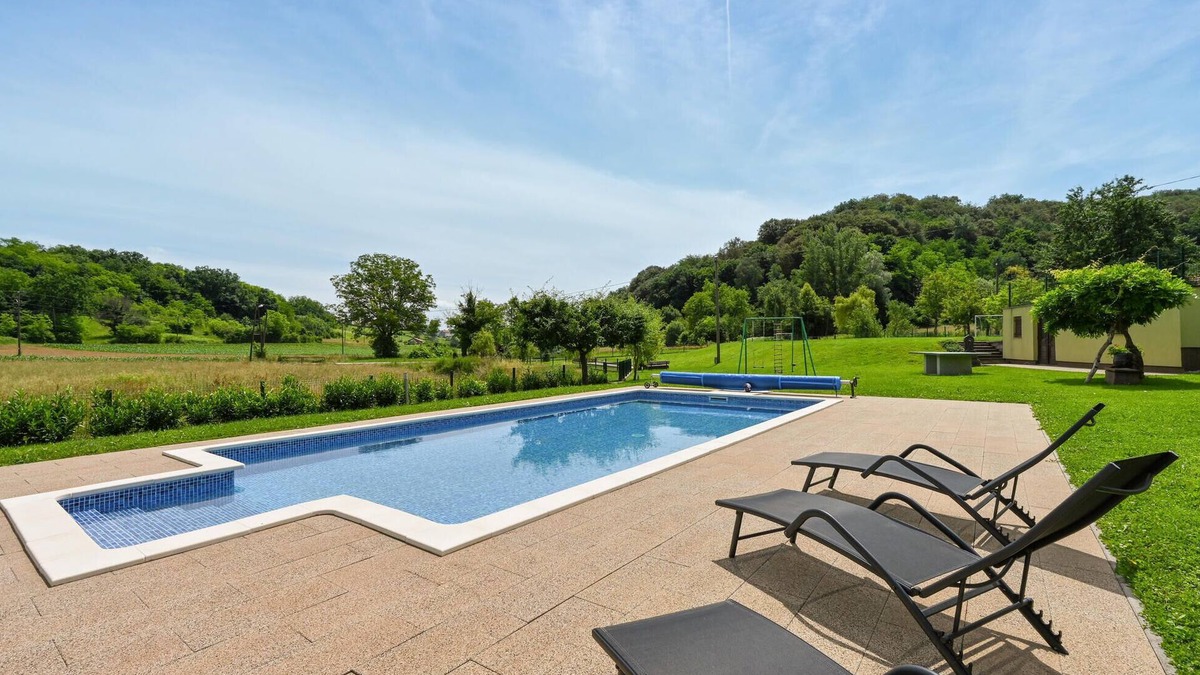 Sveti Kriz Zacretje House | Awesome home in Donja Pacetina