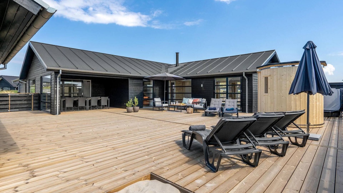 Bjerregard Strand House | Awesome home in Hvide Sande with sauna