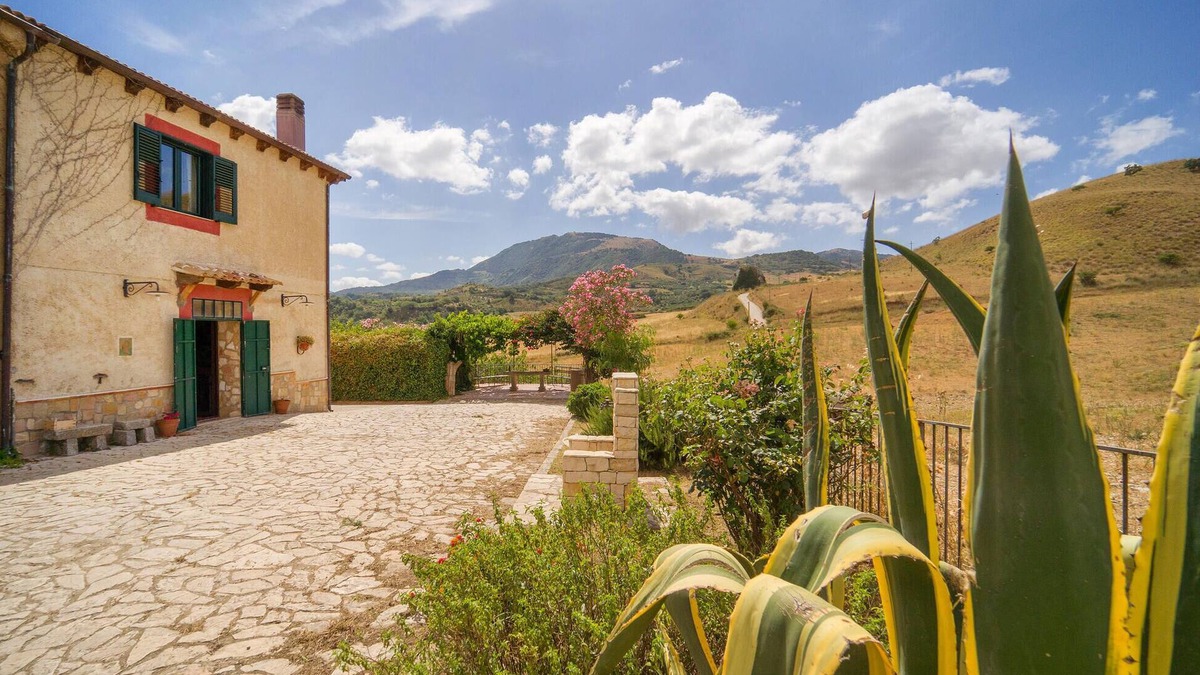 Palazzo Adriano House | Awesome home in Palazzo Adriano