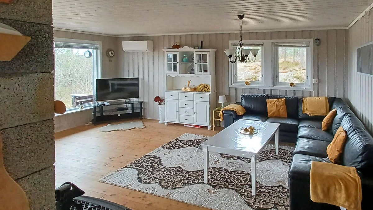 Oyslebo House | Awesome home in Marnardal with kitchen