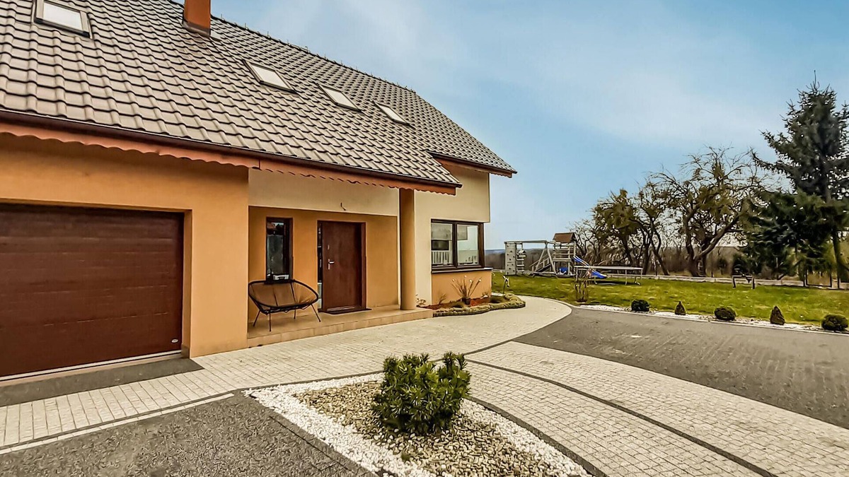 Mragowo House | Awesome home in Mragowo with lake view