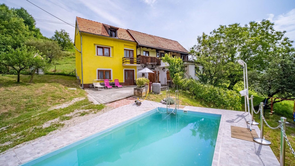 Jastrebarsko House | Awesome home in Prodin Dol
