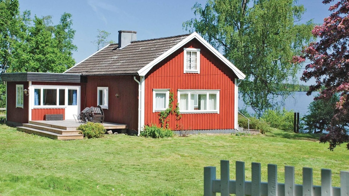Varnamo House | Awesome home in Värnamo with kitchen