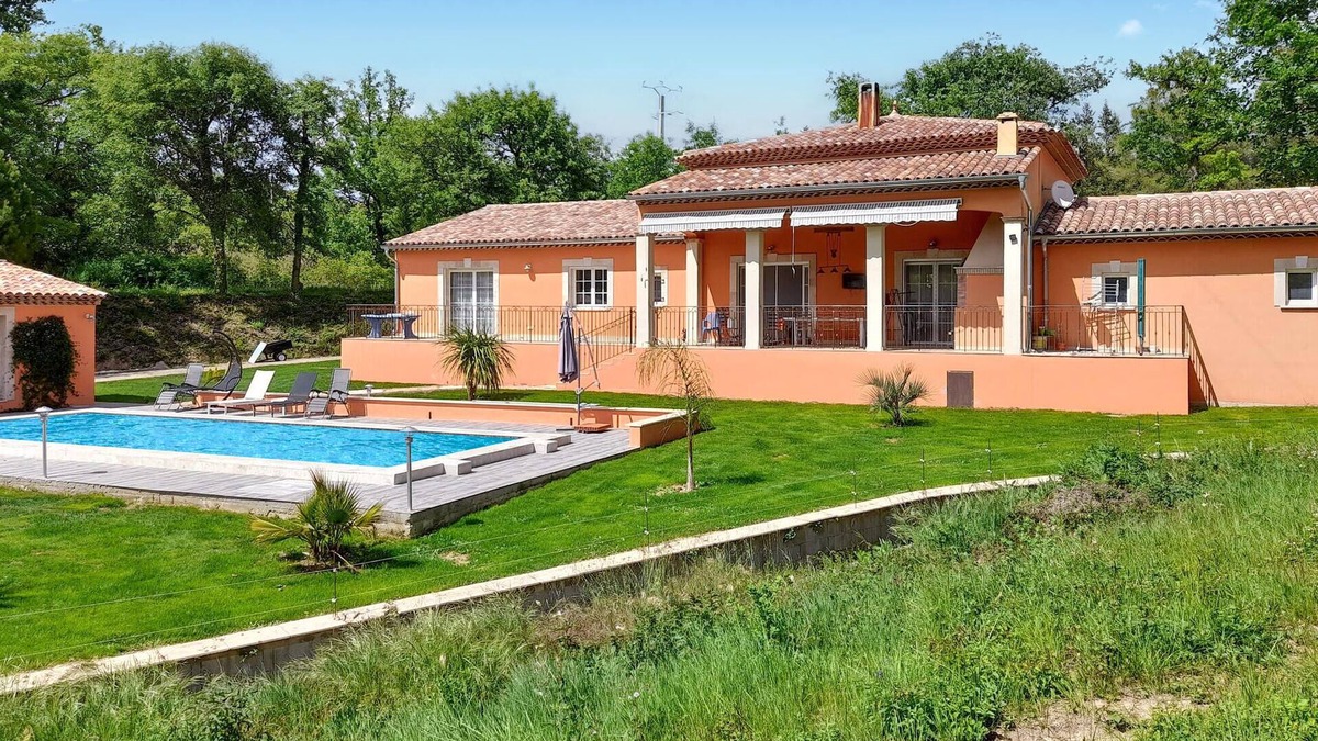 Villecroze House | Awesome home in Villecroze with WiFi