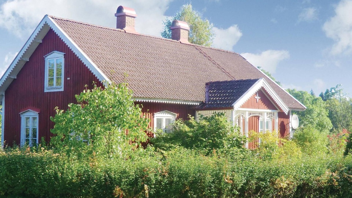 Langasjo House | Awesome home in Vissefjärda with sauna